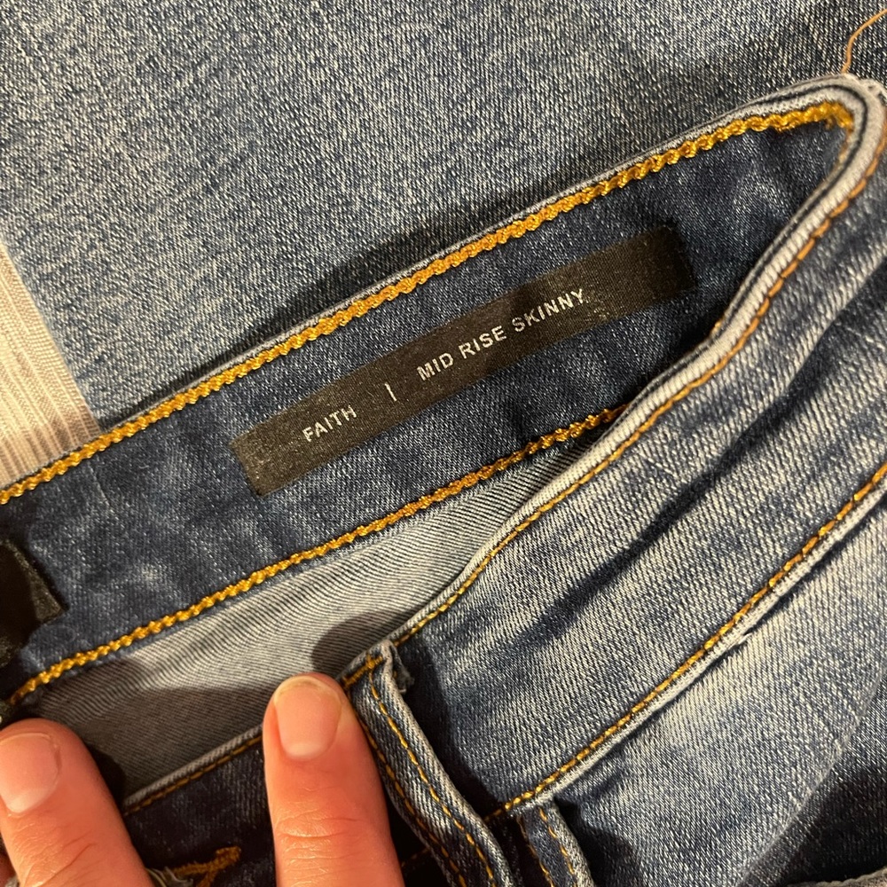 Buffalo mid rise skinny crop - Picture 3 of 6